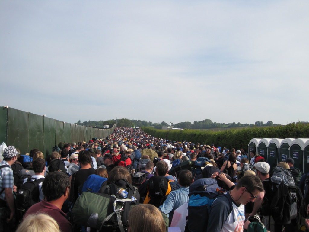 glasto-2010-WAITING-FOR-GATES.jpg